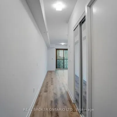 28,&nbsp;Eastern, Moss Park, Toronto