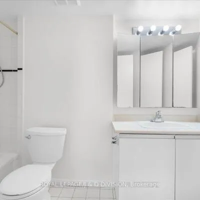 21,&nbsp;Overlea, Thorncliffe Park, Toronto