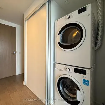251,&nbsp;Jarvis, Church-Yonge Corridor, Toronto