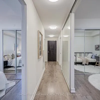 297,&nbsp;College, Kensington-Chinatown, Toronto