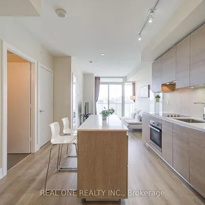 200,&nbsp;Bloor, Annex, Toronto