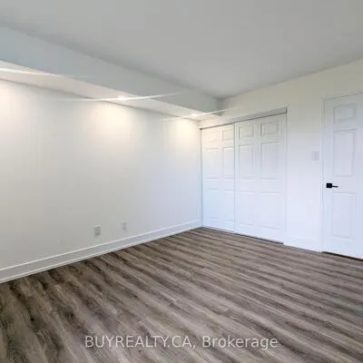 256,&nbsp;Doris, Willowdale East, Toronto