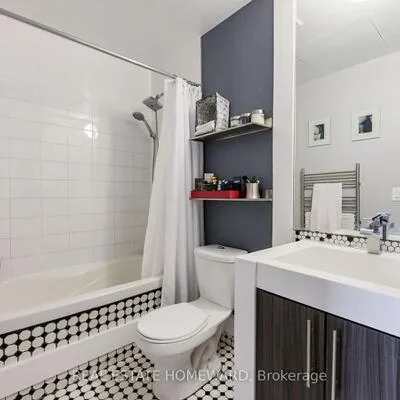 25,&nbsp;Cole, Regent Park, Toronto