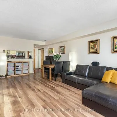 77,&nbsp;Harbour, Waterfront Communities C1, Toronto