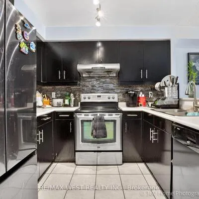 7,&nbsp;Lorraine, Willowdale West, Toronto