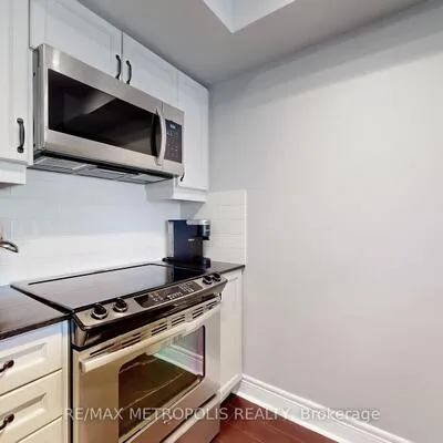 701,&nbsp;Sheppard, Clanton Park, Toronto