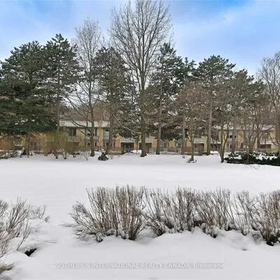 18,&nbsp;Lower Village, Forest Hill South, Toronto