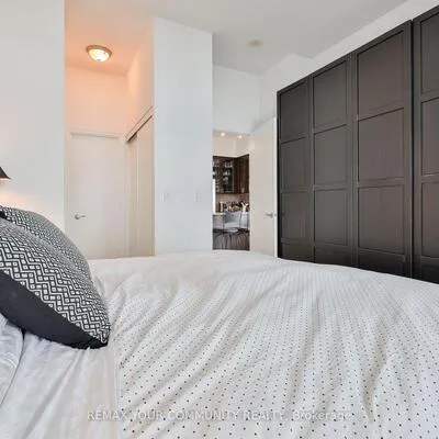 8,&nbsp;Scollard, Annex, Toronto