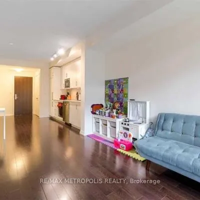 460,&nbsp;Adelaide, Moss Park, Toronto
