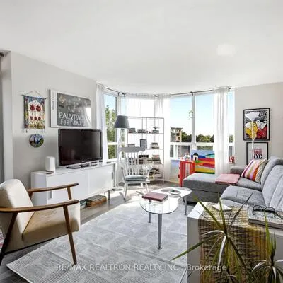 2,&nbsp;Covington, Englemount-Lawrence, Toronto