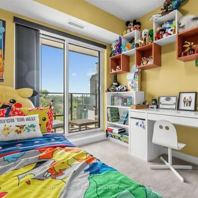 741,&nbsp;Sheppard, Clanton Park, Toronto