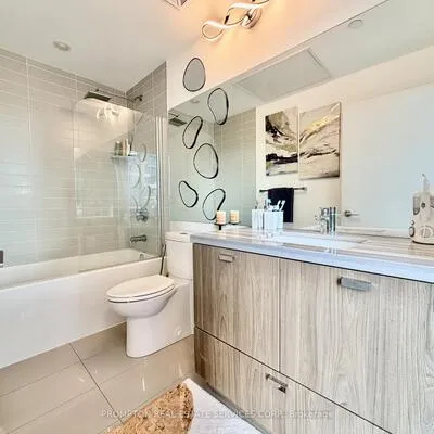 290,&nbsp;ADELAIDE, Waterfront Communities C1, Toronto