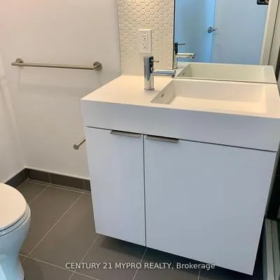 33,&nbsp;Helendale, Yonge-Eglinton, Toronto