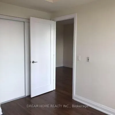 5,&nbsp;Shepperd, Willowdale East, Toronto