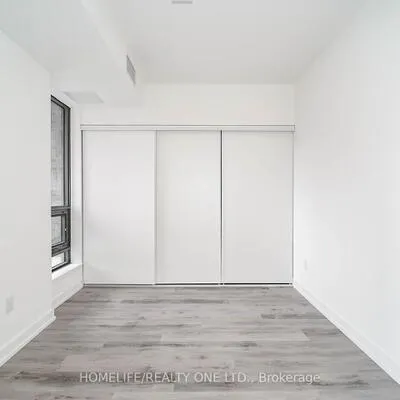 28,&nbsp;Eastern, Moss Park, Toronto