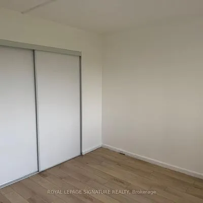 725,&nbsp;Don Mills, Flemingdon Park, Toronto