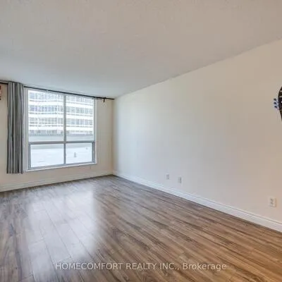 18,&nbsp;Parkview, Willowdale East, Toronto