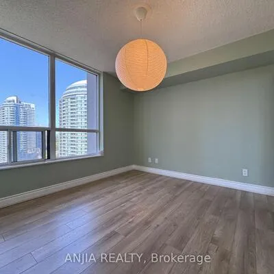 10,&nbsp;Northtown, Willowdale East, Toronto