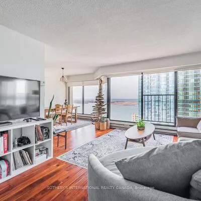 65,&nbsp;Harbour, Waterfront Communities C1, Toronto