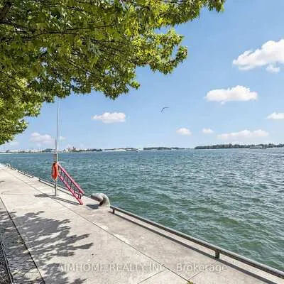 39,&nbsp;Queens, Waterfront Communities C8, Toronto