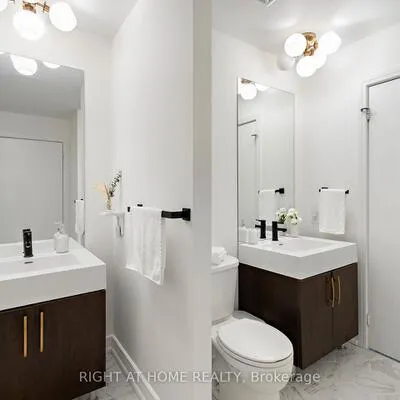 116,&nbsp;George, Moss Park, Toronto