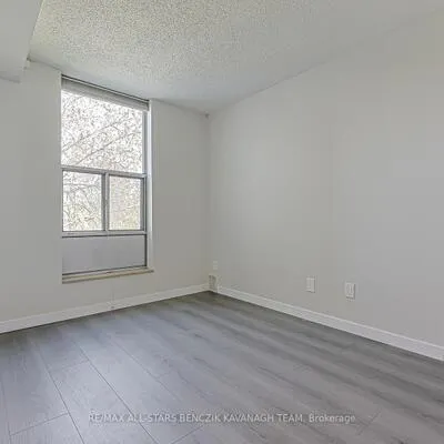20,&nbsp;Fashion Roseway, Willowdale East, Toronto