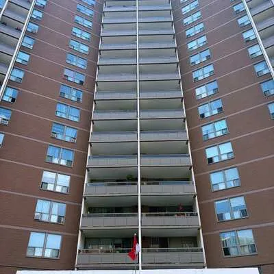 15,&nbsp;Vicora Link, Flemingdon Park, Toronto