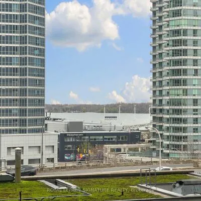 19,&nbsp;Grand Trunk, Waterfront Communities C1, Toronto