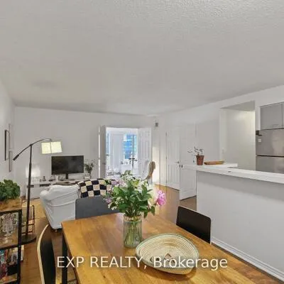 25,&nbsp;The Esplanade, Waterfront Communities C8, Toronto