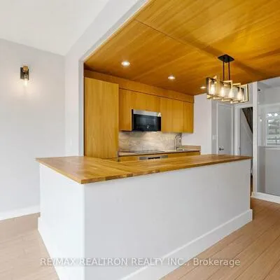 102,&nbsp;Fort York, Waterfront Communities C1, Toronto
