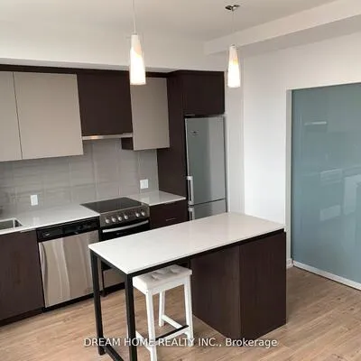 203,&nbsp;College, Kensington-Chinatown, Toronto