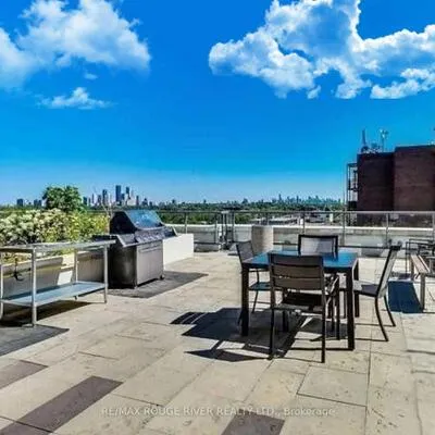 35,&nbsp;Saranac, Englemount-Lawrence, Toronto