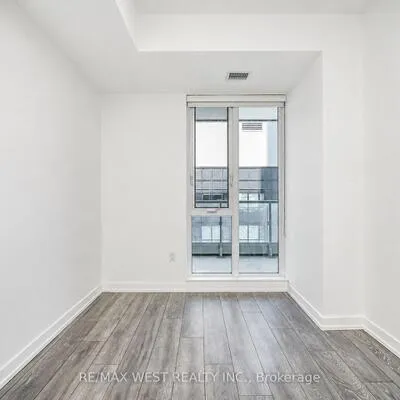 225,&nbsp;Sumach, Regent Park, Toronto