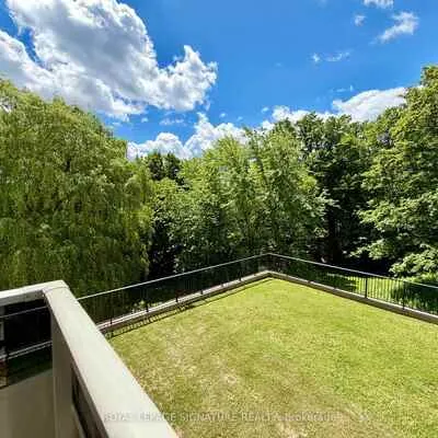 20,&nbsp;Edgecliff, Flemingdon Park, Toronto
