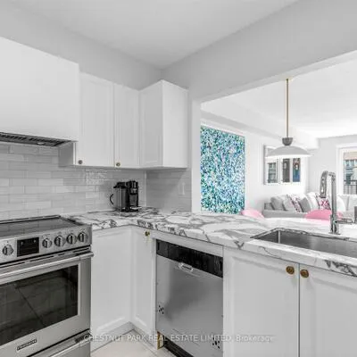 1,&nbsp;Balmoral, Yonge-St. Clair, Toronto