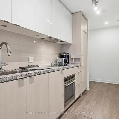 125,&nbsp;Blue Jays, Waterfront Communities C1, Toronto