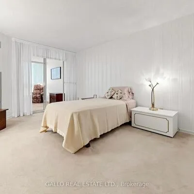 10,&nbsp;Kenneth, Willowdale East, Toronto