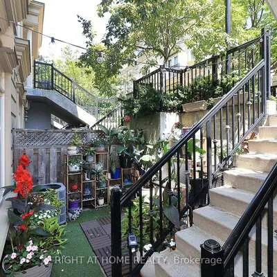 88,&nbsp;Carr, Kensington-Chinatown, Toronto