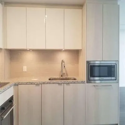 125,&nbsp;Blue Jays, Waterfront Communities C1, Toronto