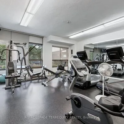 100,&nbsp;Canyon, Bathurst Manor, Toronto