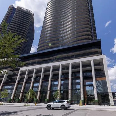 68,&nbsp;Esther Shiner, Bayview Village, Toronto