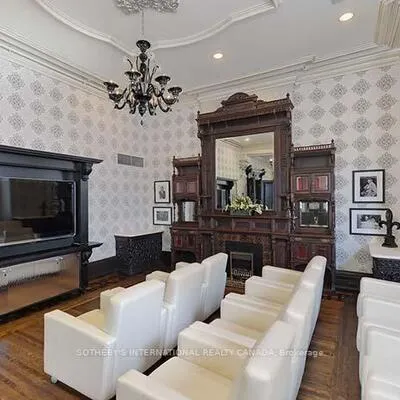 28,&nbsp;Linden, North St. James Town, Toronto