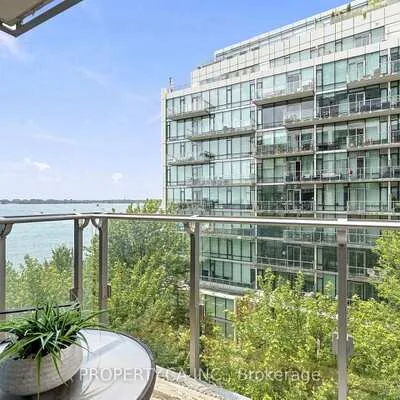 39,&nbsp;Queens, Waterfront Communities C8, Toronto