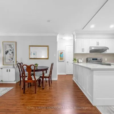 256,&nbsp;Doris, Willowdale East, Toronto