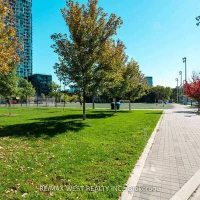 170,&nbsp;Sumach, Regent Park, Toronto