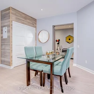 525,&nbsp;Wilson, Clanton Park, Toronto