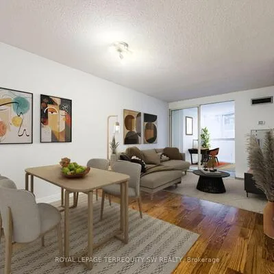 1055,&nbsp;Bay, Bay Street Corridor, Toronto