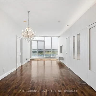 218,&nbsp;Queens Quay, Waterfront Communities C1, Toronto