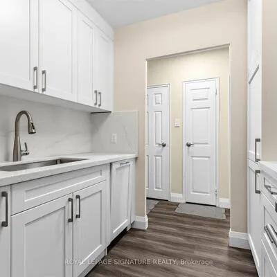 1901,&nbsp;Bayview, Leaside, Toronto