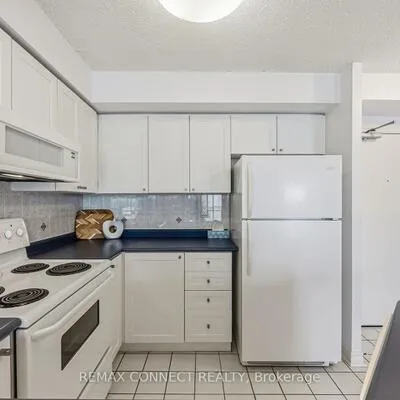 890,&nbsp;Sheppard, Bathurst Manor, Toronto